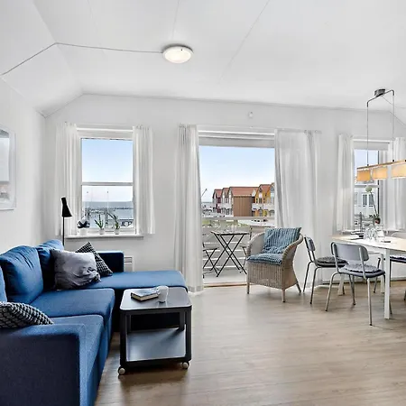 Two-bedroom In Apartamento