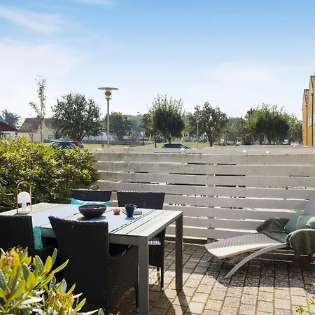 Two-bedroom In Apartamento